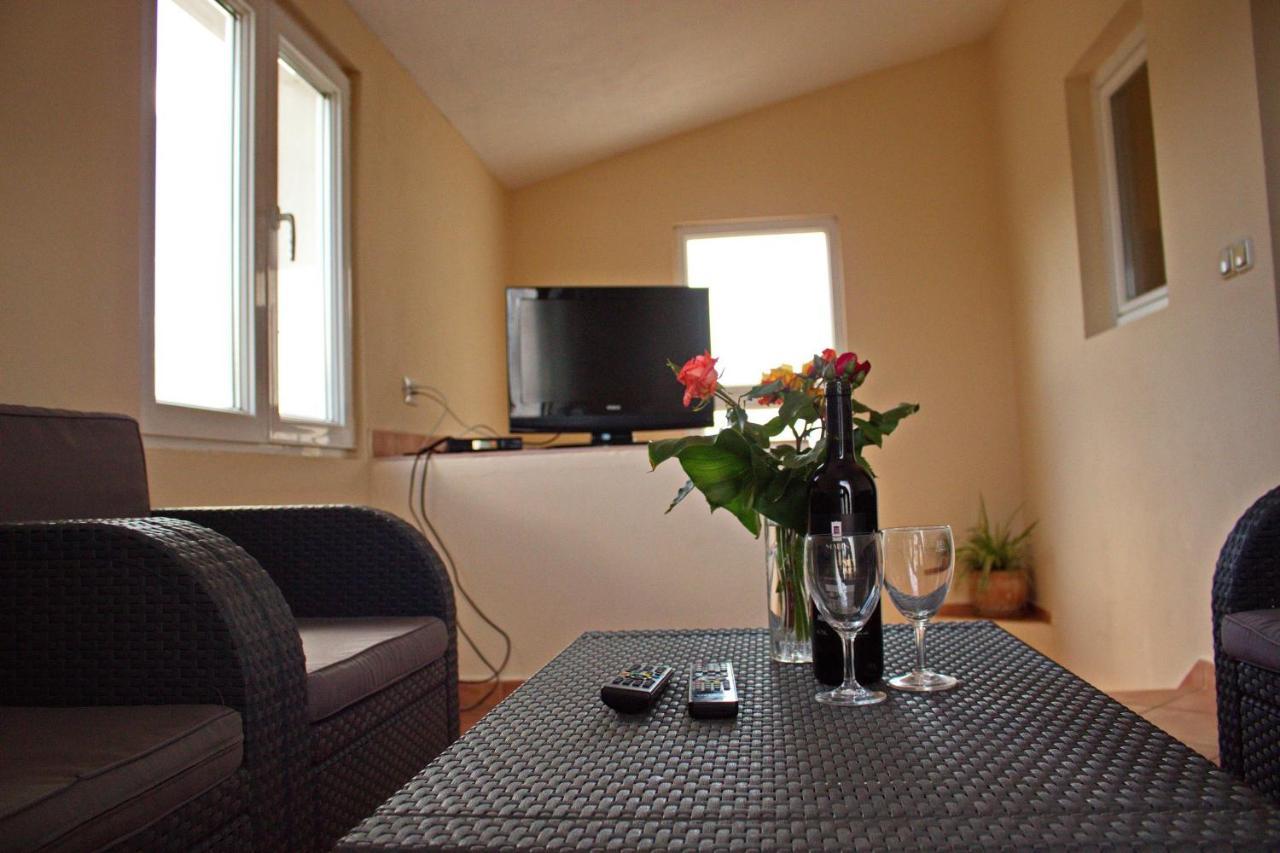 Apartments By The Sea Nin, Zadar - 12890 외부 사진