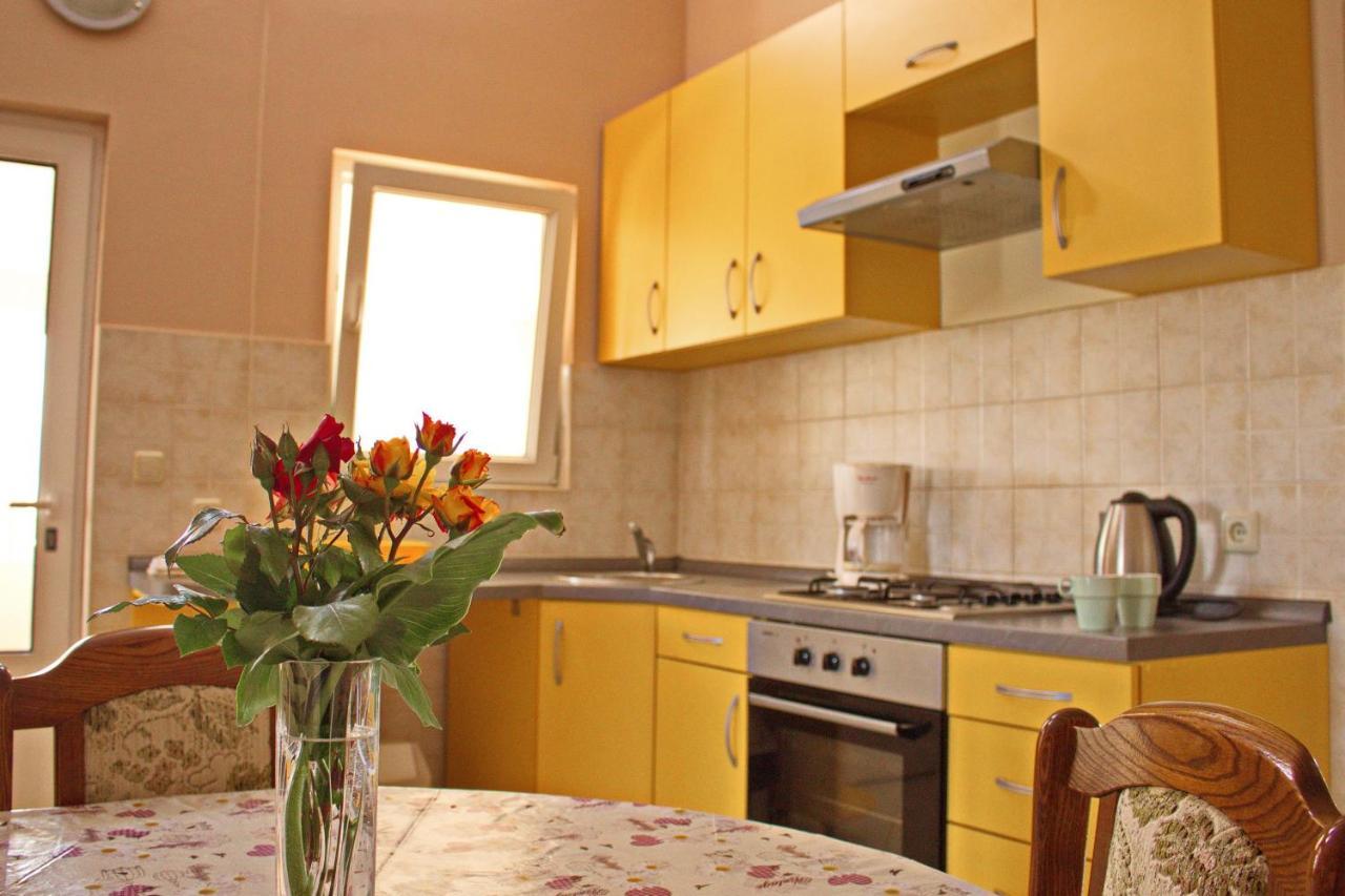 Apartments By The Sea Nin, Zadar - 12890 외부 사진